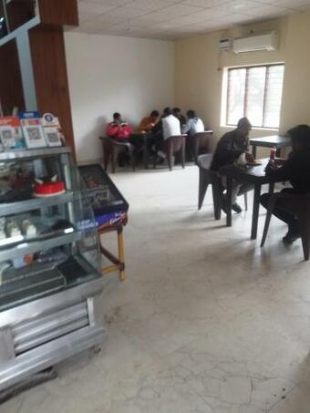 Hotel Oyo 87847 Koc Family Inn