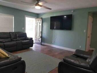 Charming 4br Home 10mins Away From Beaches!