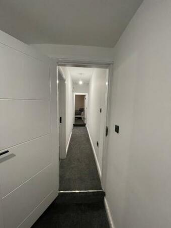 Hostal New Modern Shared House With Private Rooms