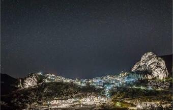 Beautiful Apartment In Roccella Valdemone With Wifi And 2 Bedrooms