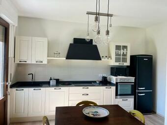 Countryside Apartment With Private Parking