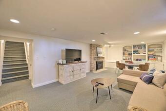 Endearing Cottage With Fire Pit And Private Beach