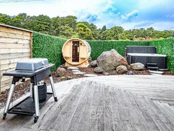 The Grey Straw House - Rangataua Holiday Home