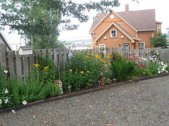 Grand Oak Manor Bed And Breakfast