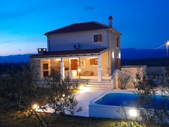 Holiday Home Kunterbunt