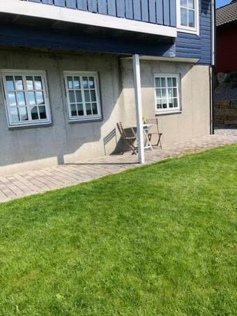 Apartamento Koselig Nyoppusset 3 Roms Leilighet Med Egen Parkeringsplass I Rolige Omgivelse N�r Sj�en, 2 Mil Nord For Bergen Sentrum.