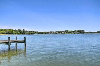 Riverfront Cottage Fire Pit And Kayaks