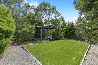 Seashell Family Getaway In Aireys