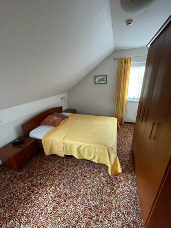 Hostal Gosti??e Senica