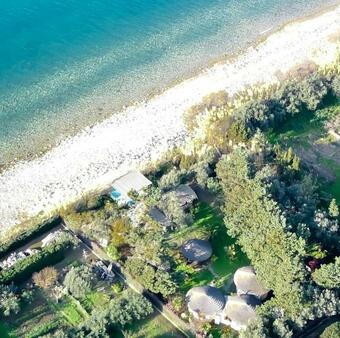 Design Luxury Villa With Direct Access To The Sea