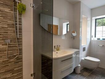 Pass The Keys Green Cottage - Luxury Cotswold Home With Gym And Bar Near Badminton