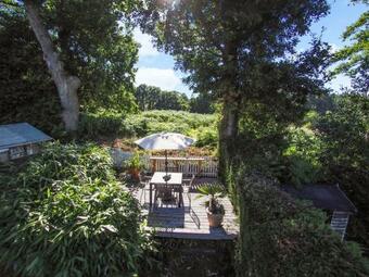 Les Charmettes , Haslemere