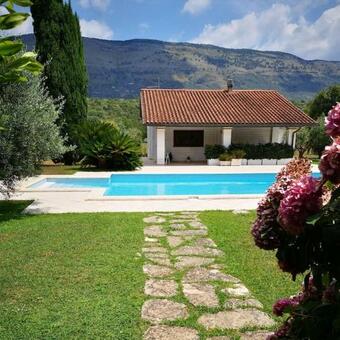 Villetta Blue Garden