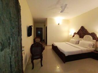 Hotel Lohagarh Corbett Resort