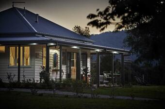 Hostal Thamarra Cottage