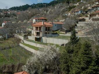 Villa Pavliani Mountain Home