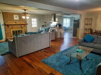 Large Home 35 Minutes To Atlanta