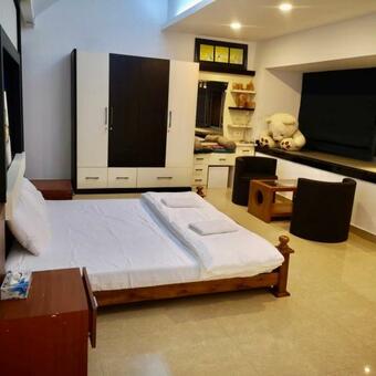 Villa Saffronstays The Periaheights