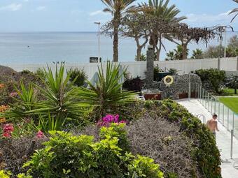 Bonito Apartamento De Lujo En Primera Linea De Playa Con Vistas Al Mar