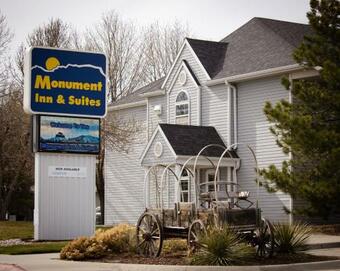Hotel Monument Inn & Suites
