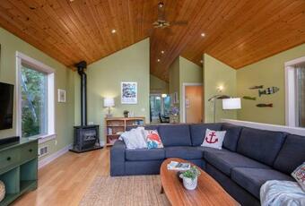 Poplar St Sf 32 Treehouse Hideaway