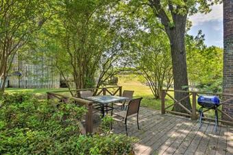 Cozy Cottage Yard And Deck, Walk To Downtown!