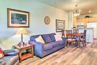 Apartamento Welcoming Overgaard Condo Near Hiking Trails!