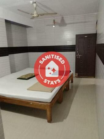 Hotel Spot On 86533 Stay With Karthiks