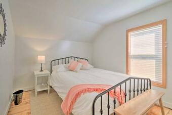 Charming Sodus Point Getaway With Lake Views!