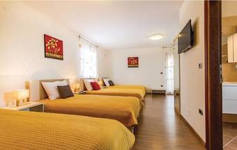 Holiday Home Vodnjan Krnjaloza II