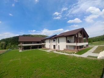 Hostal Pensiunea Patru Anotimpuri