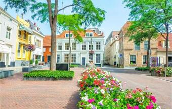 Amazing Home In Heinkenszand With Outdoor Swimming Pool, Wifi And 2 Bedrooms