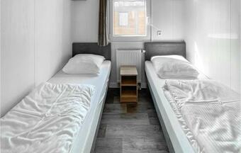 Awesome Caravan In Asten-heusden With Wifi And 2 Bedrooms