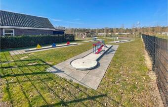 Awesome Caravan In Asten-heusden With Wifi And 2 Bedrooms