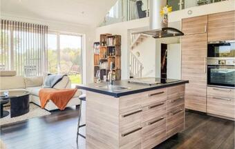 Stunning Home In Kode With Wifi And 4 Bedrooms