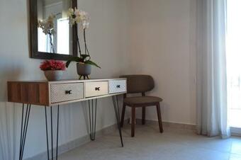 Apartamento Niaros' House