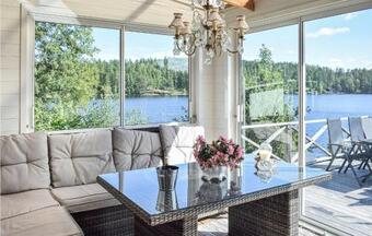 Nice Home In Vena With 3 Bedrooms