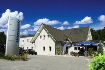 Bed & Breakfast Cafe-bar-hotel Highway