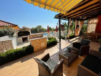 House Vacation With Pool,near ?ibenik