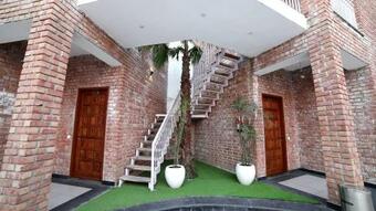 Raja Ji Hotels & Restaurant