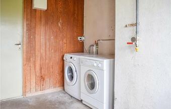 Amazing Apartment In M�rlunda With Wifi And 2 Bedrooms