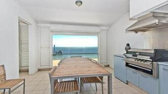 Deep Blue Apartment 8 Tangalooma