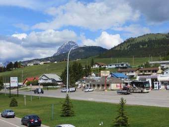 Best Canadian Motor Inns - Coleman