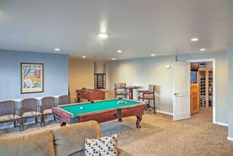Waterfront Black Hawk Home Game Room And Boat Dock!