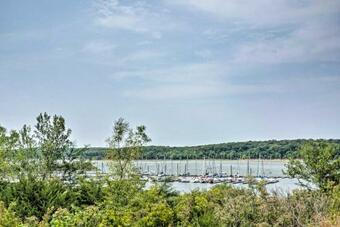 Calm Meriden Retreat Half Mile From Perry Yacht Club