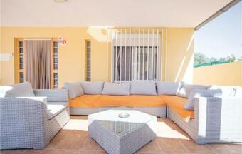 Four-bedroom Holiday Home In Lliria