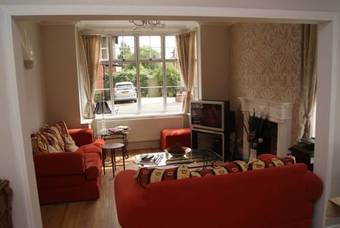 Hostal Arden Guest House