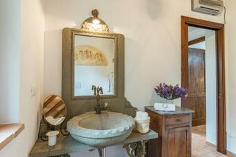 Villa Casale Montegiovi 6&4