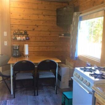 Cozy Log Cabin On A Pond At Martin's Cabins