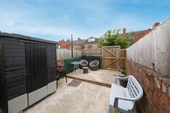 Churnet Valley Townhouse - Modern Cheadle House